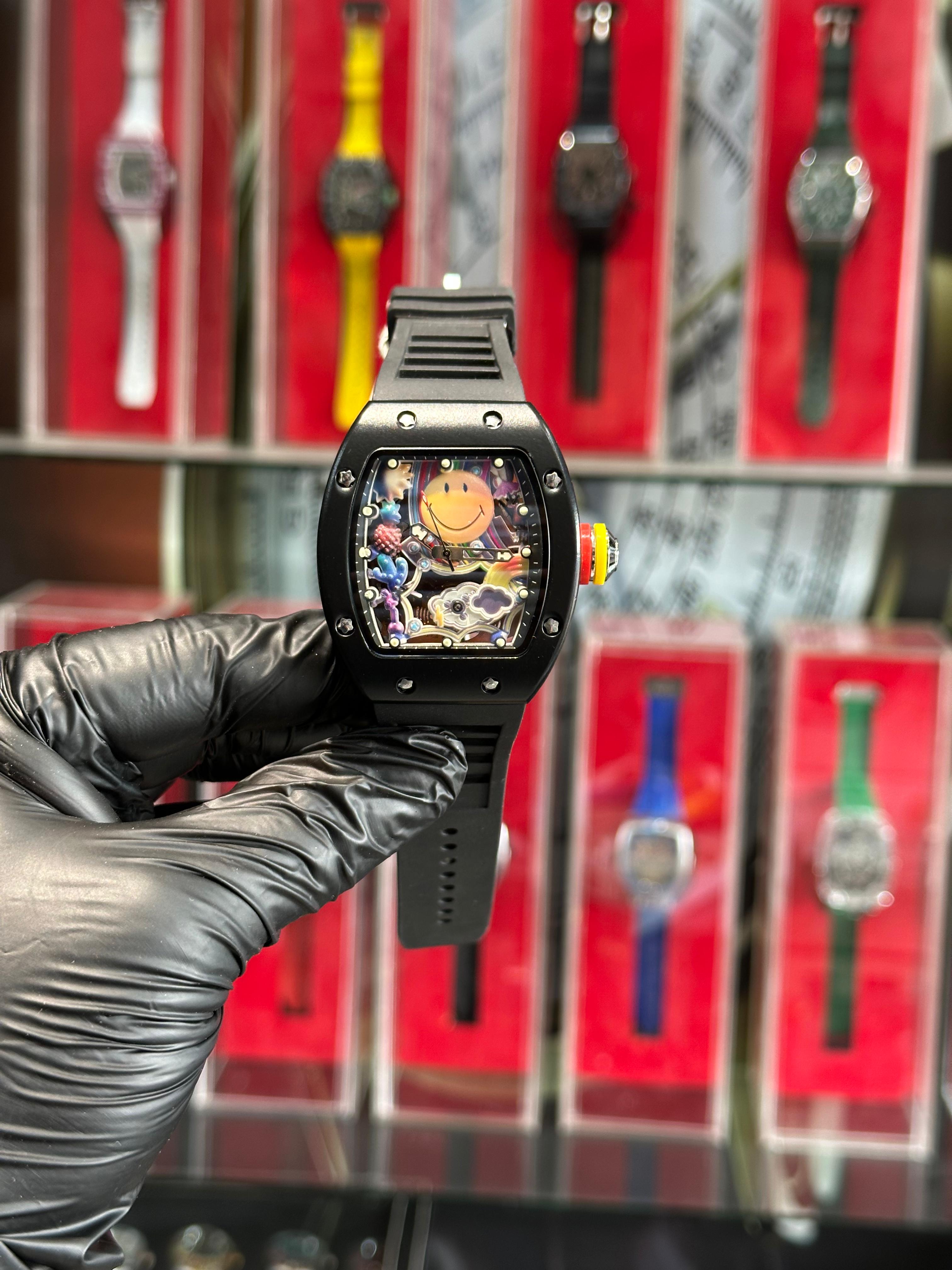 RM Smile in Full Black